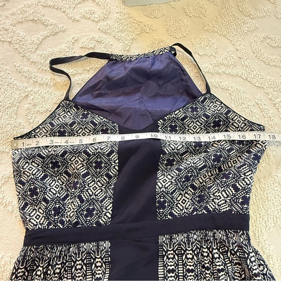 Elegant Black and White Patterned Maxi Dress - Picture 6 of 7